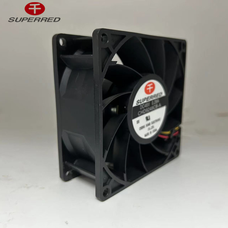 Hoogwaardige 12V gelijkstroom computerventilator met zwarte kleur en 3-pin connector